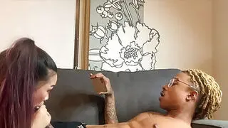 亚洲荡妇明妮·斯卡莱特永不满足的性欲